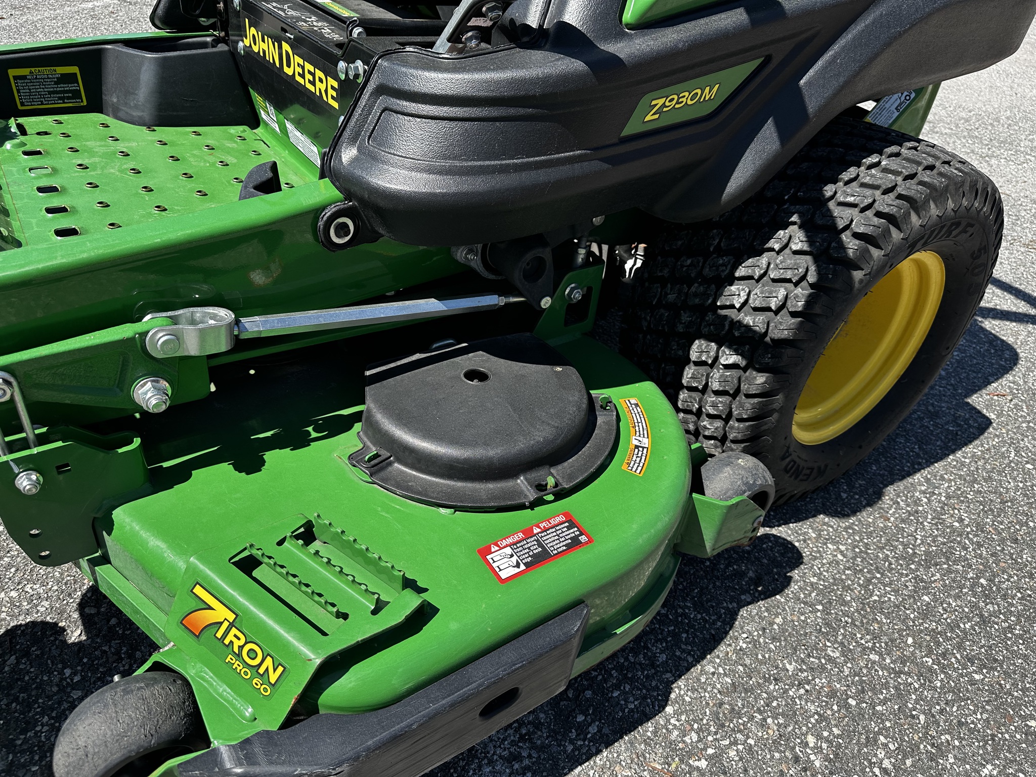 2024 John Deere Z930M Image 8