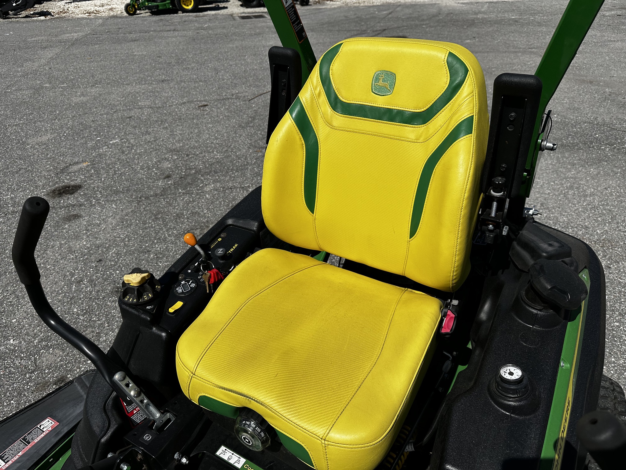 2024 John Deere Z930M Image 9