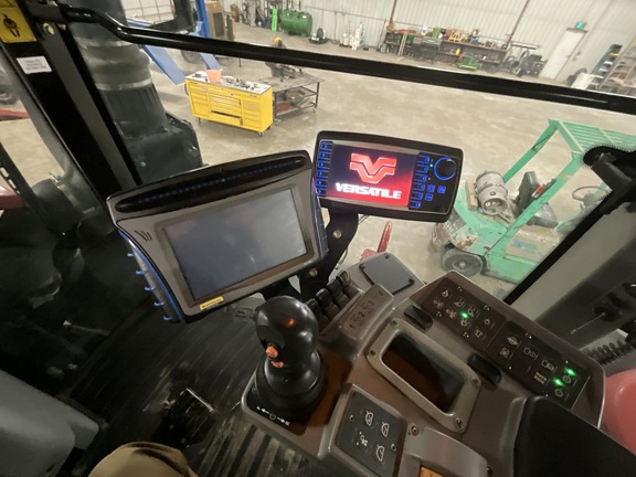 Photo of 2011 Versatile 400