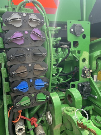 2024 John Deere 8R 370 Photo 7