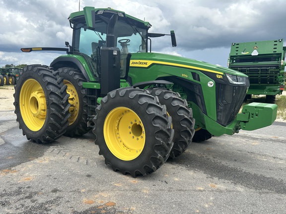 2024 John Deere 8R 370 Photo 3