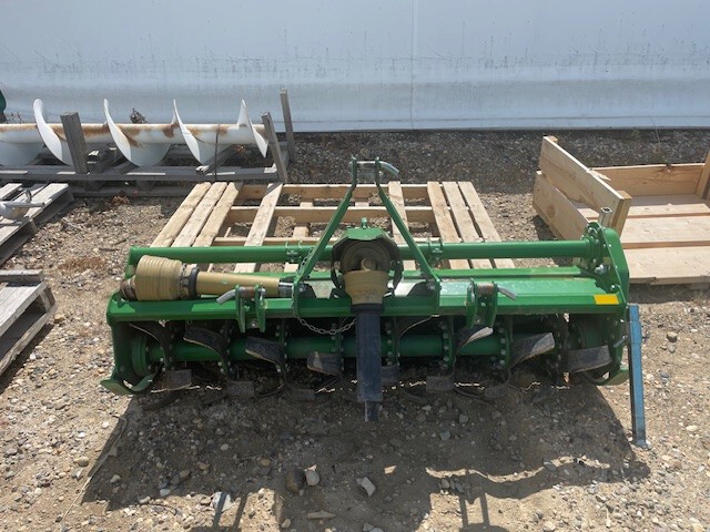 2022 John Deere 3033R Image 7