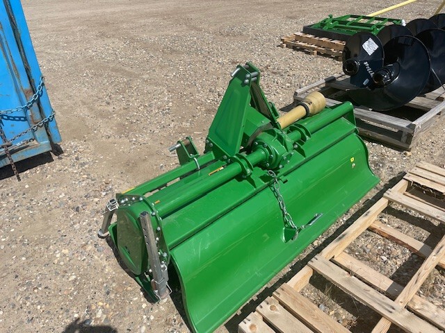 2022 John Deere 3033R Image 8