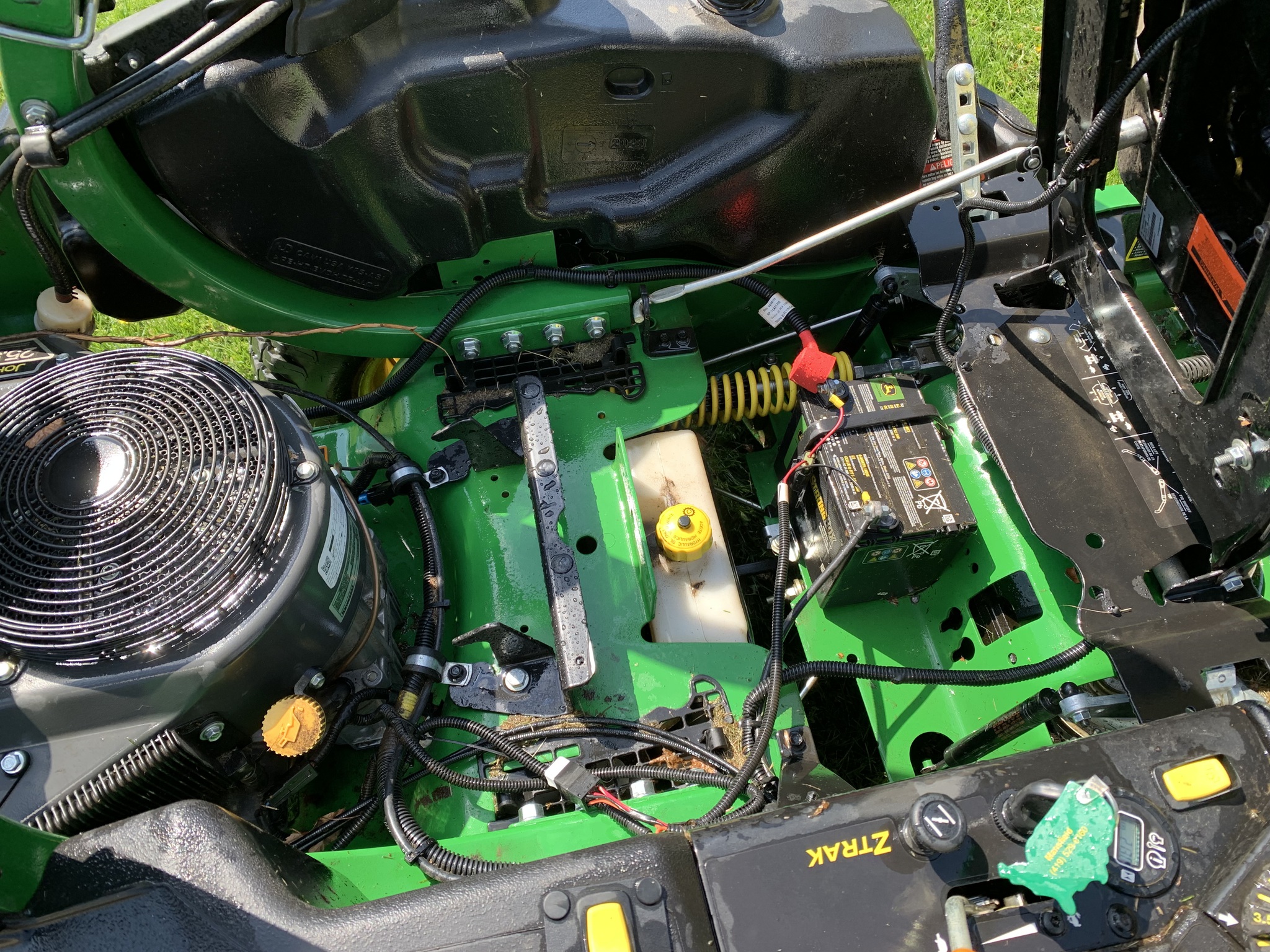 2023 John Deere Z930M Image 10