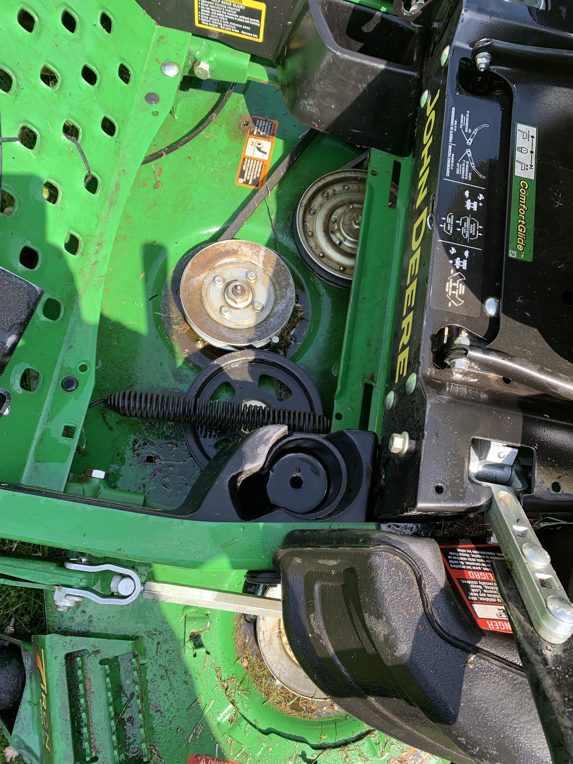 2023 John Deere Z930M Image 9