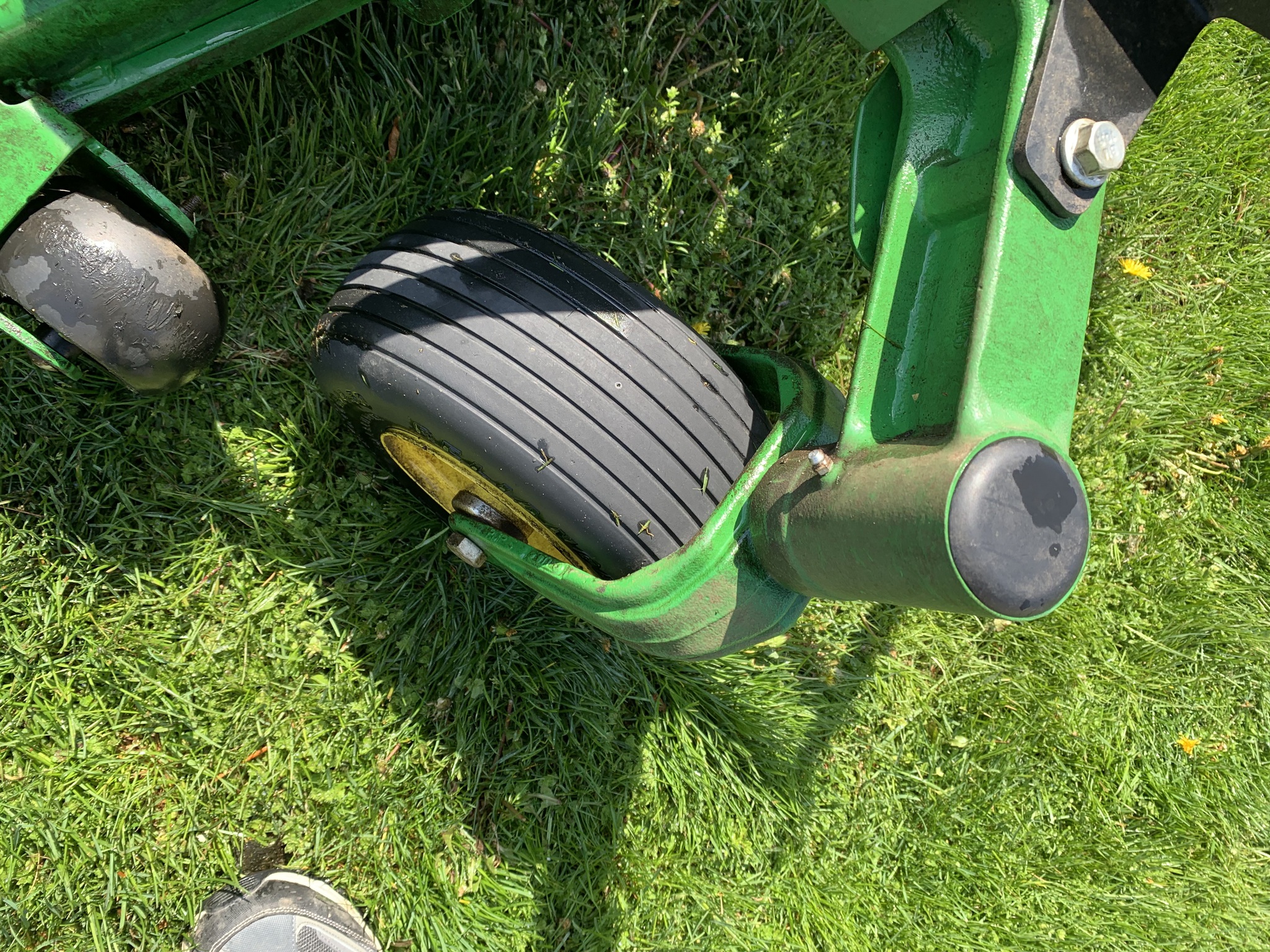2023 John Deere Z930M Image 11