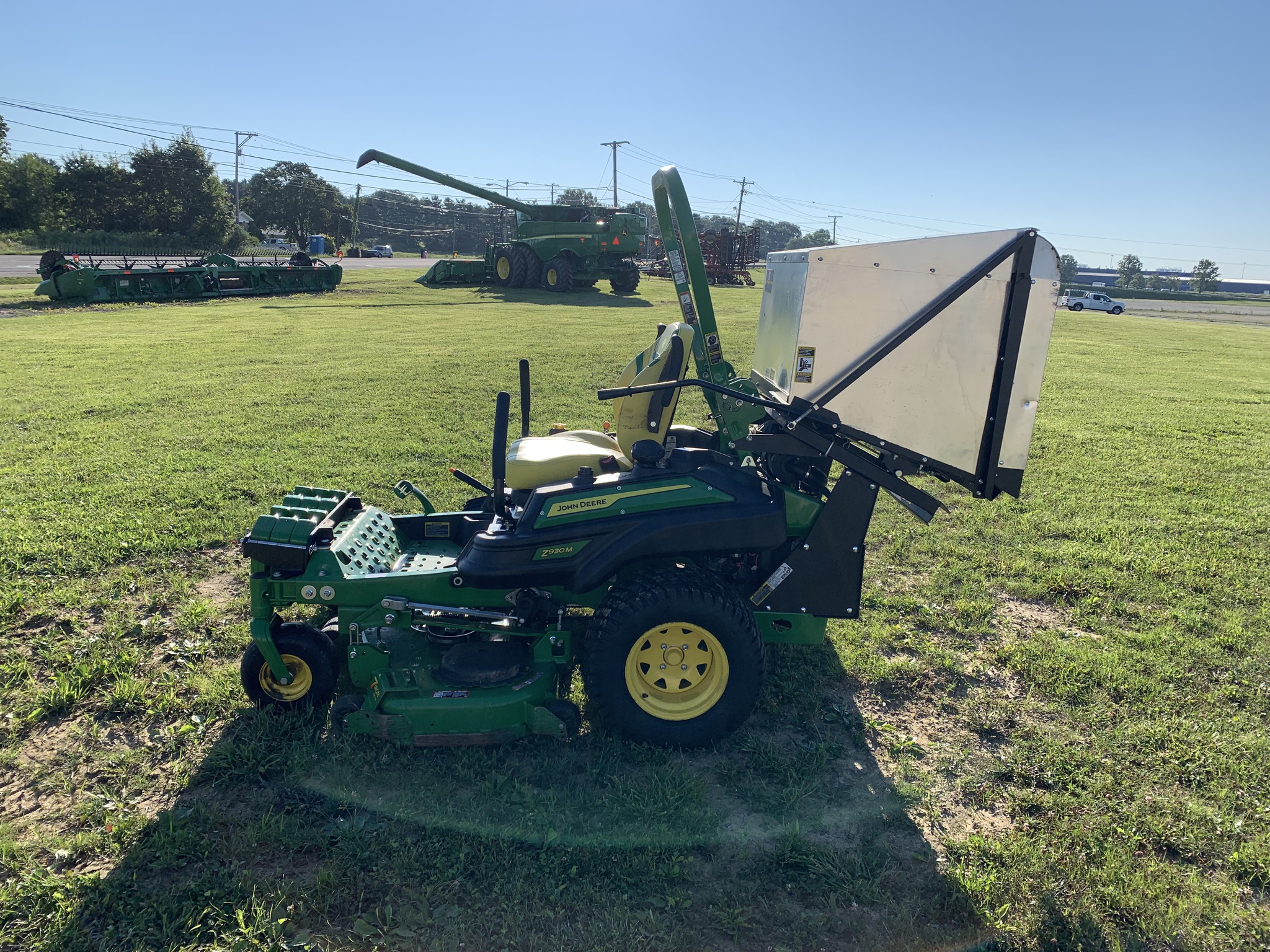 2023 John Deere Z930M Image 3