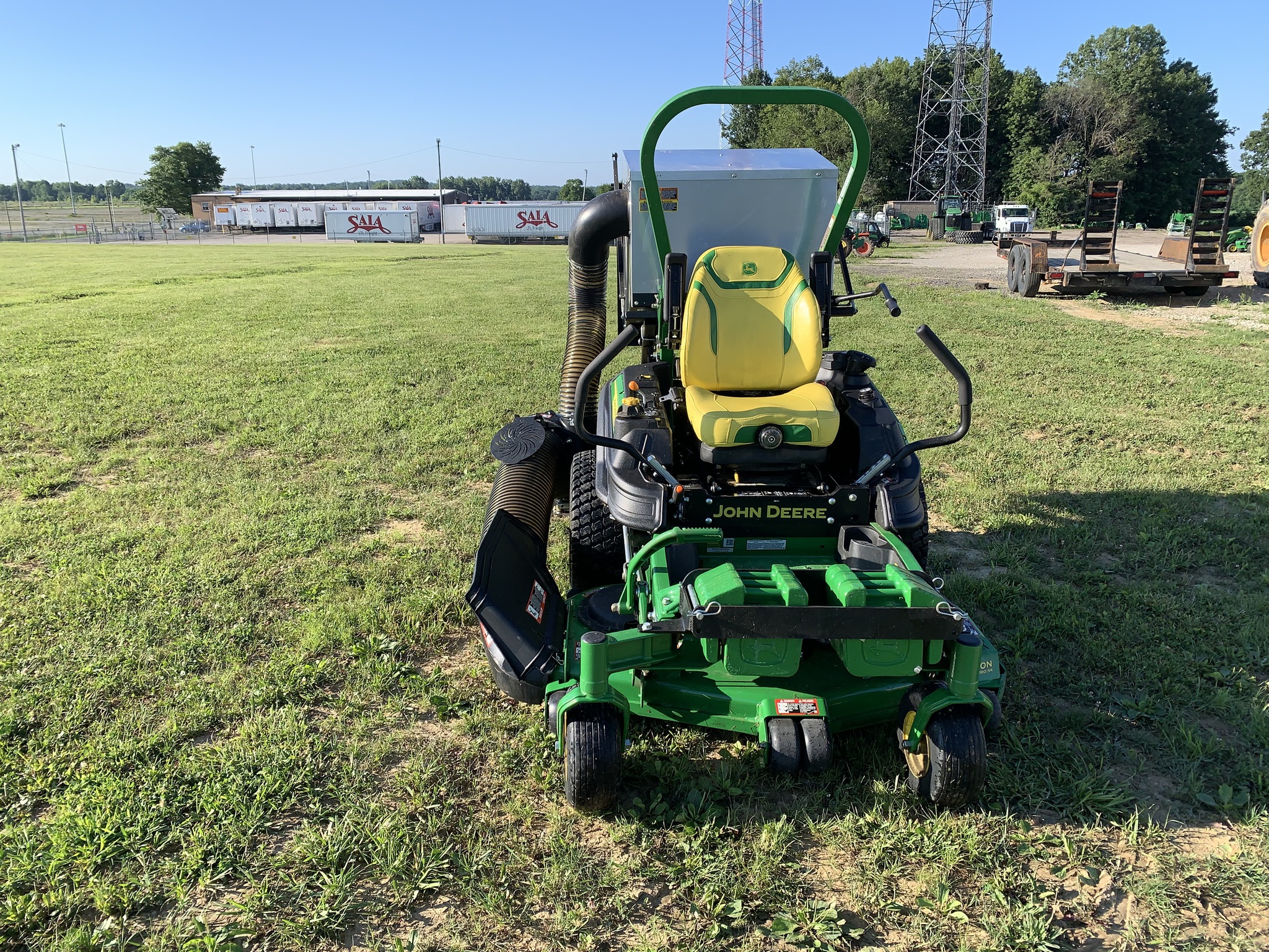 2023 John Deere Z930M Image 1