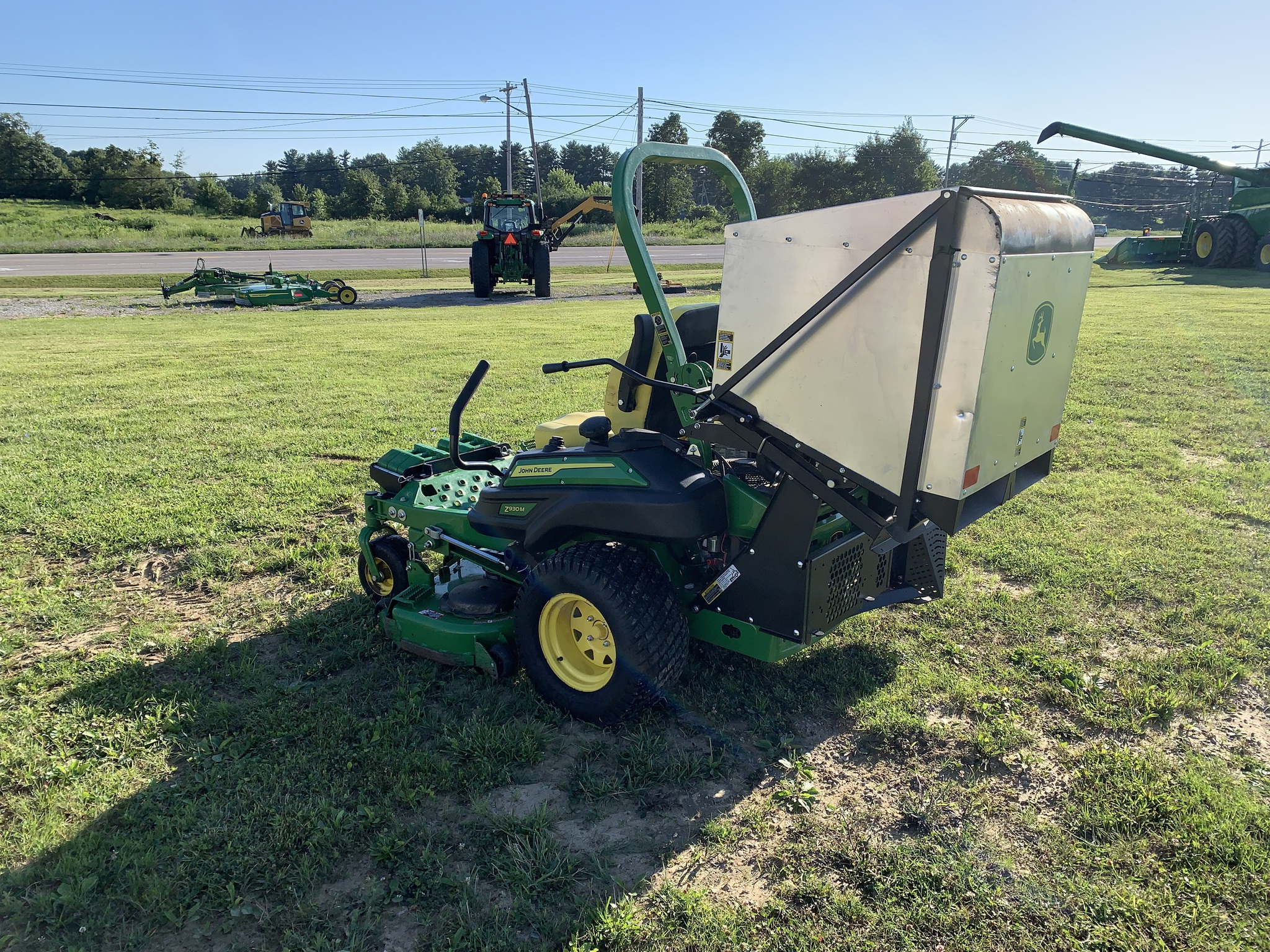 2023 John Deere Z930M Image 4