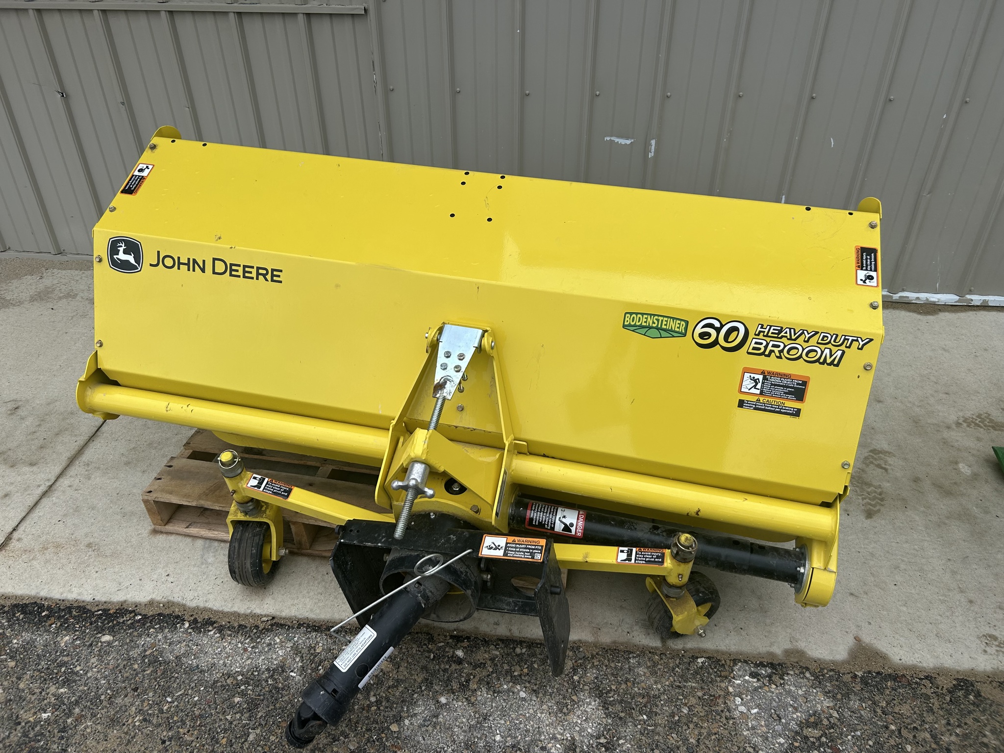 2022 John Deere 60-Inch Image 2