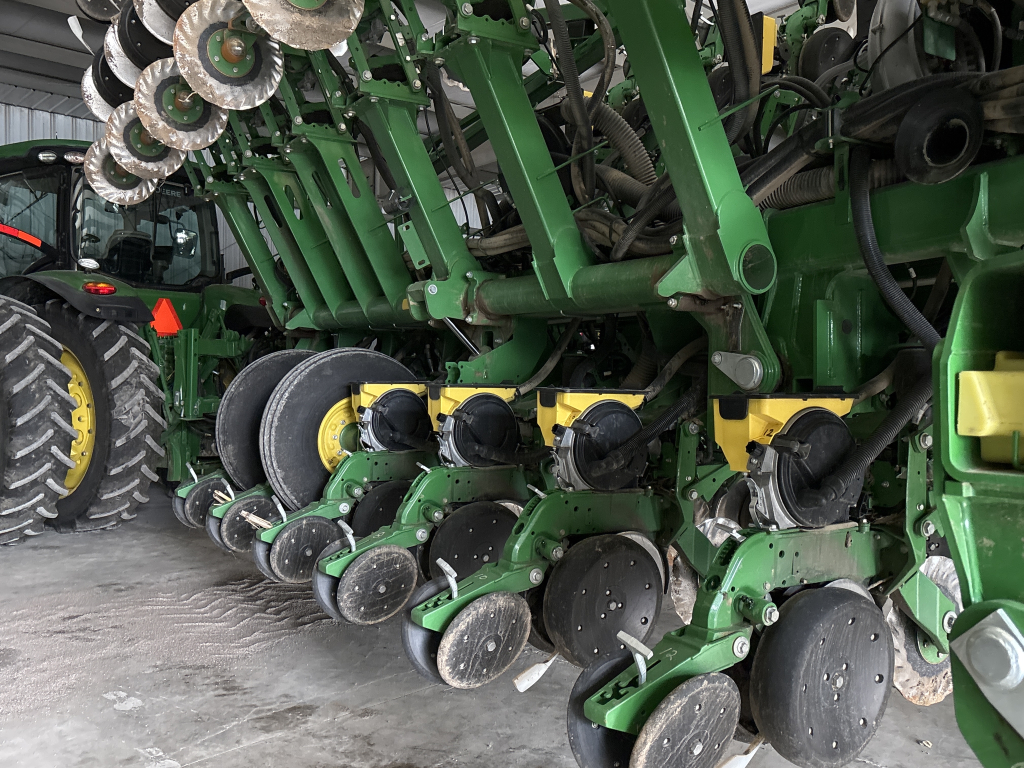 Used 2020 John Deere 1795 Planters: Drawn at Koenig Equipment in Anna, OH - PhotoXL3