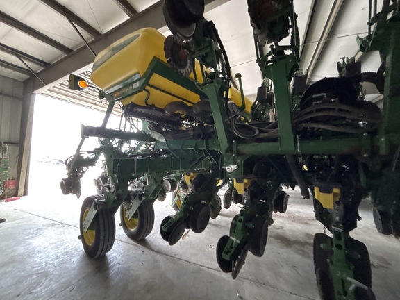Used 2020 John Deere 1795 Planters: Drawn at Koenig Equipment in Anna, OH - Photo1