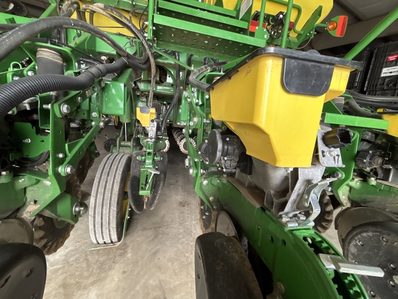 Used 2020 John Deere 1795 Planters: Drawn at Koenig Equipment in Anna, OH - Photo10