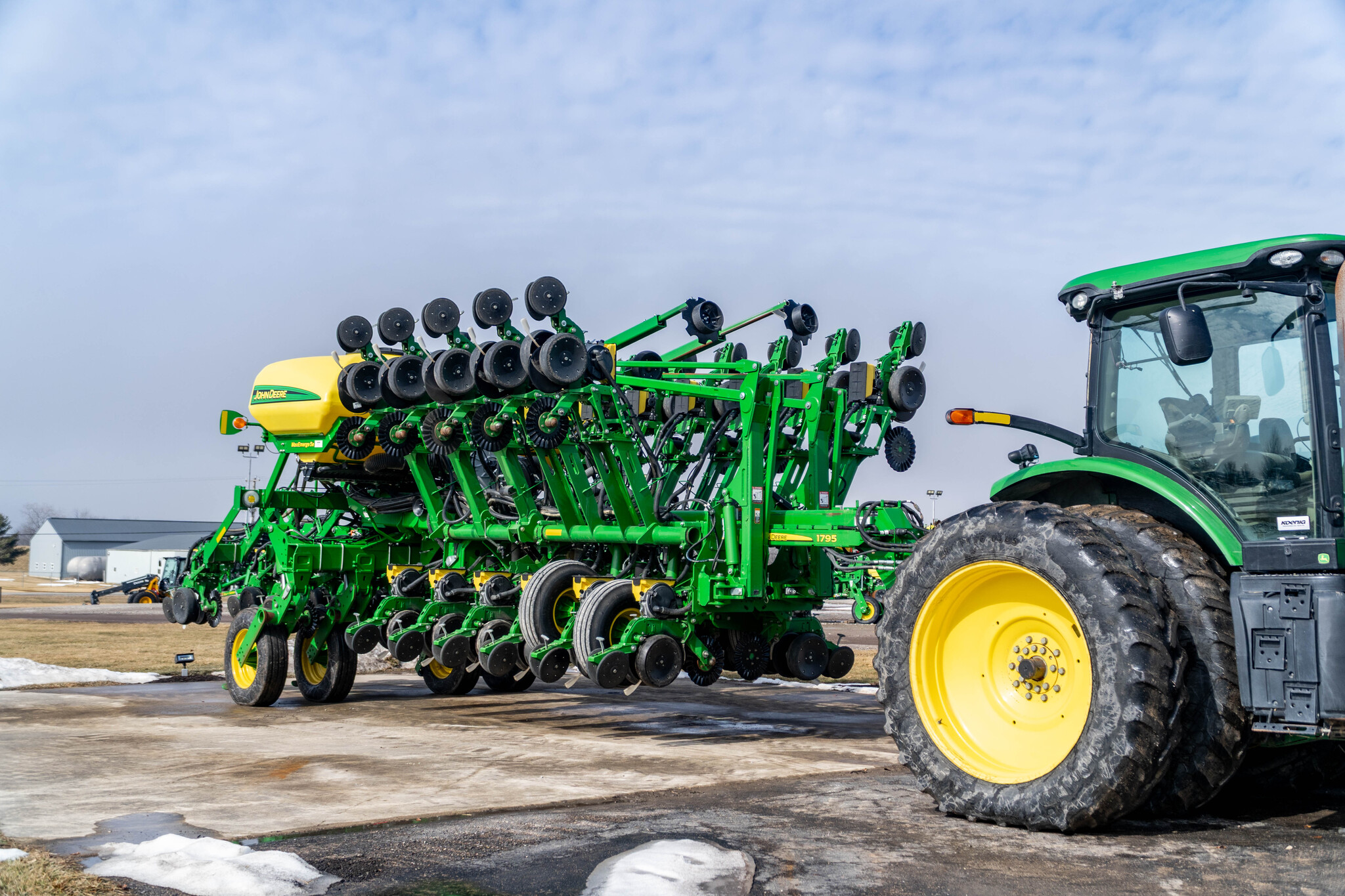 Used 2020 John Deere 1795 Planters: Drawn at Koenig Equipment in Anna, OH - PhotoXL2