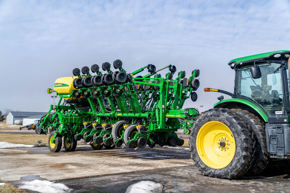 Used 2020 John Deere 1795 Planters: Drawn at Koenig Equipment in Anna, OH - Photo2