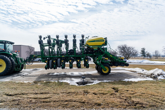 Used 2020 John Deere 1795 Planters: Drawn at Koenig Equipment in Anna, OH - Photo4