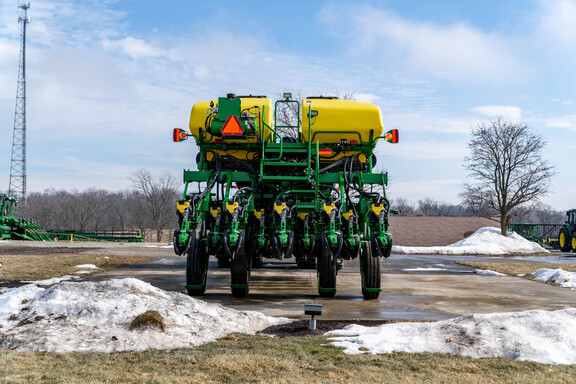 Used 2020 John Deere 1795 Planters: Drawn at Koenig Equipment in Anna, OH - Photo6