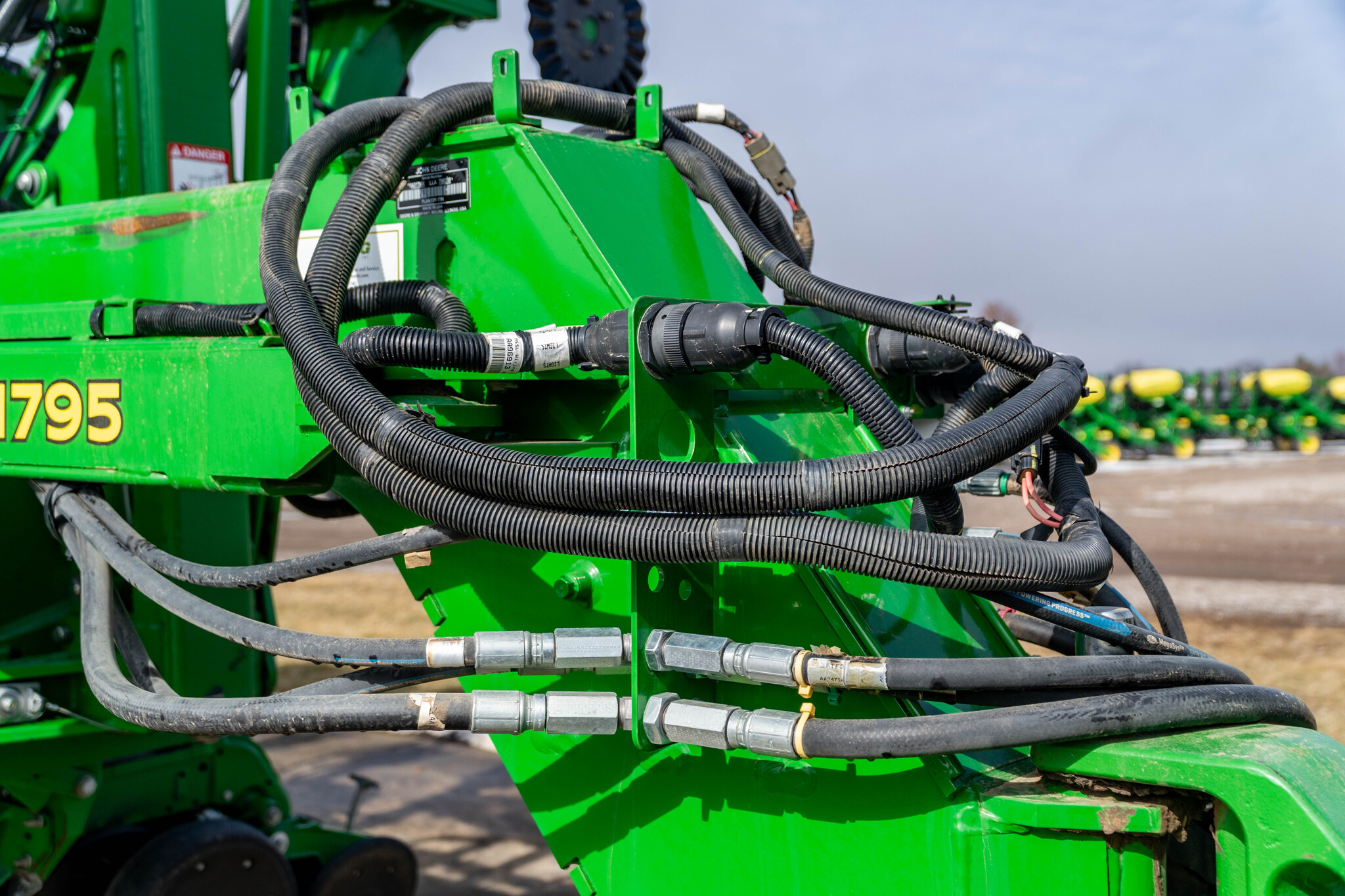 Used 2020 John Deere 1795 Planters: Drawn at Koenig Equipment in Anna, OH - PhotoXL11