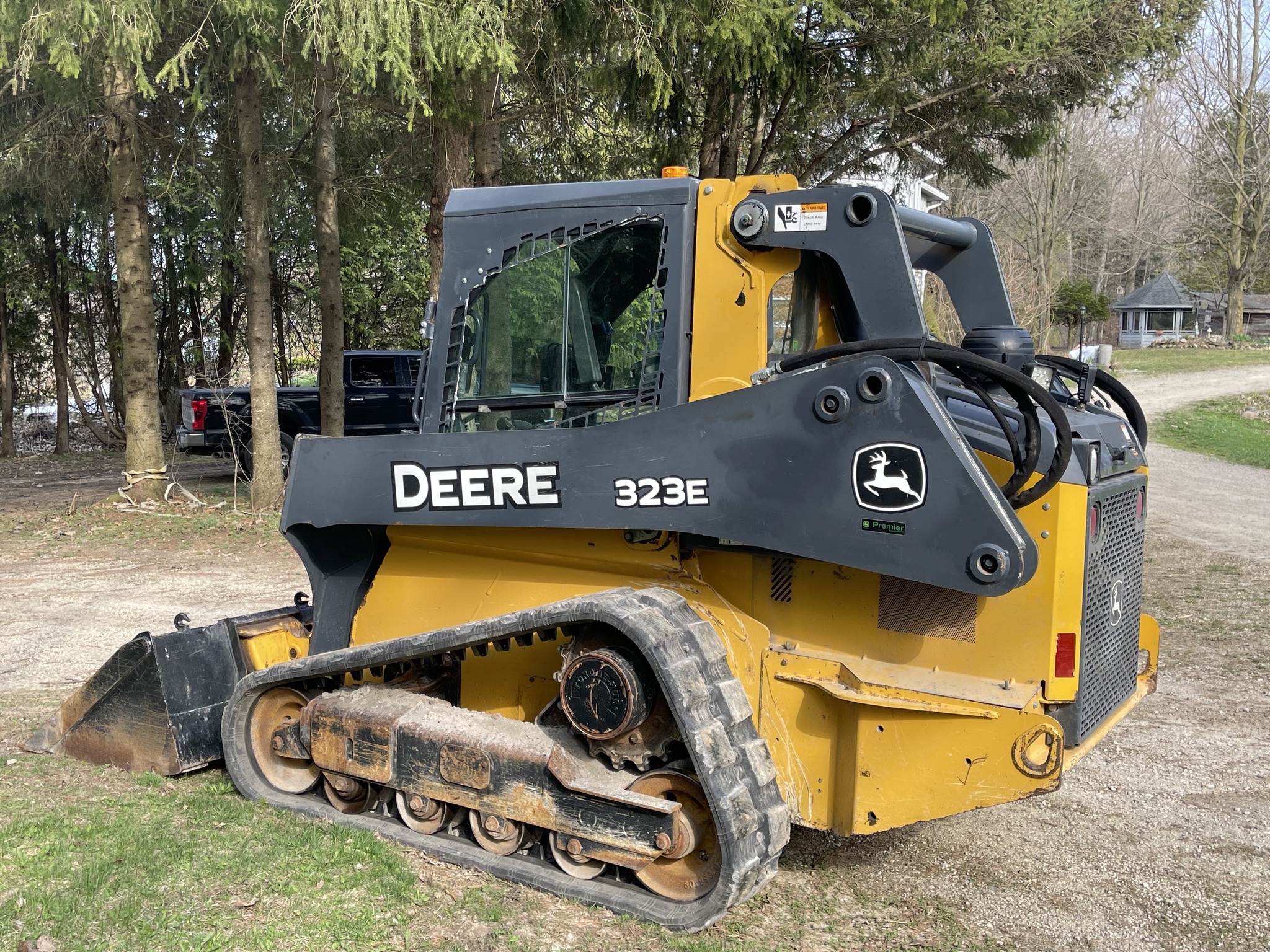 2014 John Deere 323E Image 3
