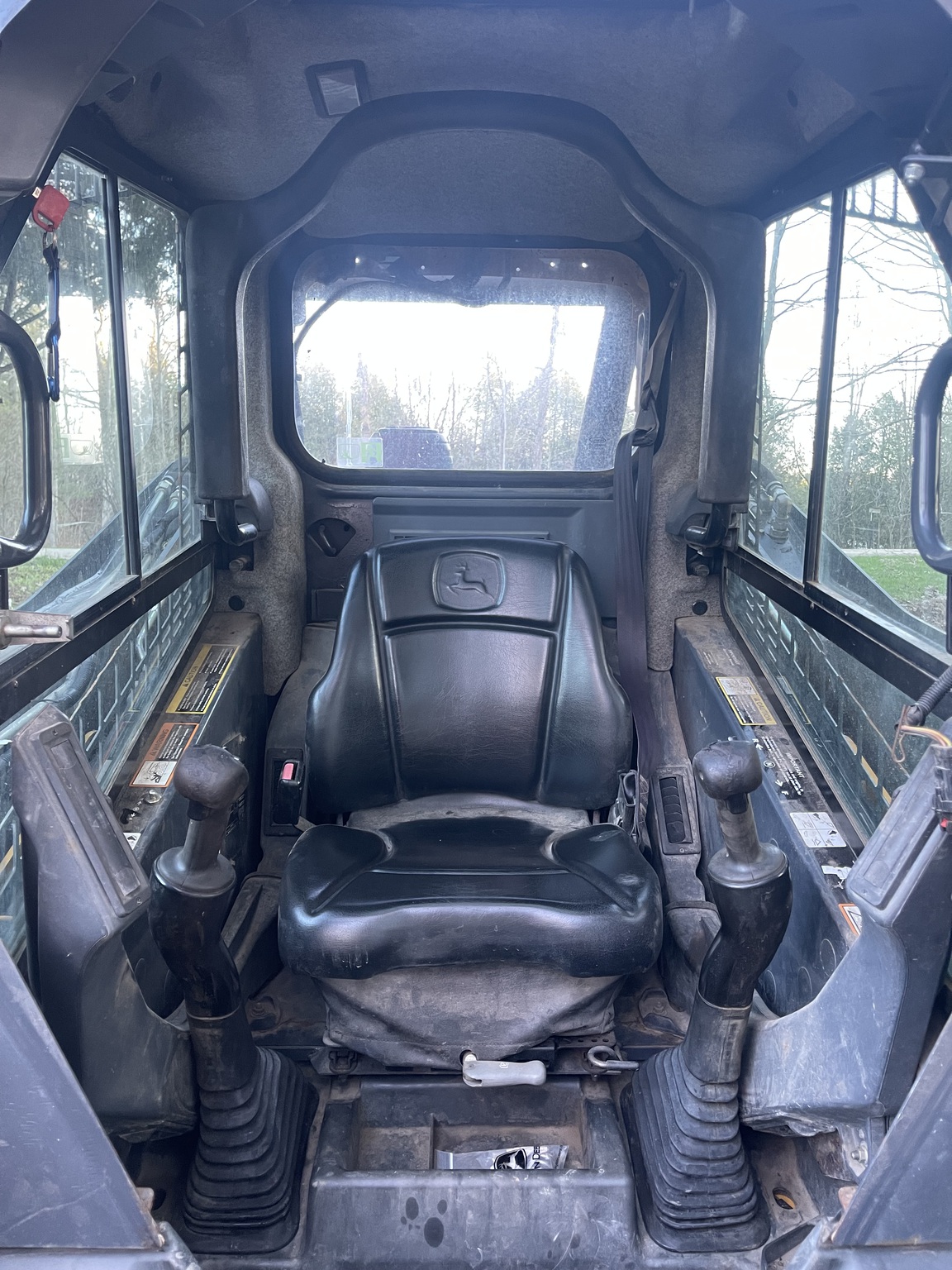 2014 John Deere 323E Image 5