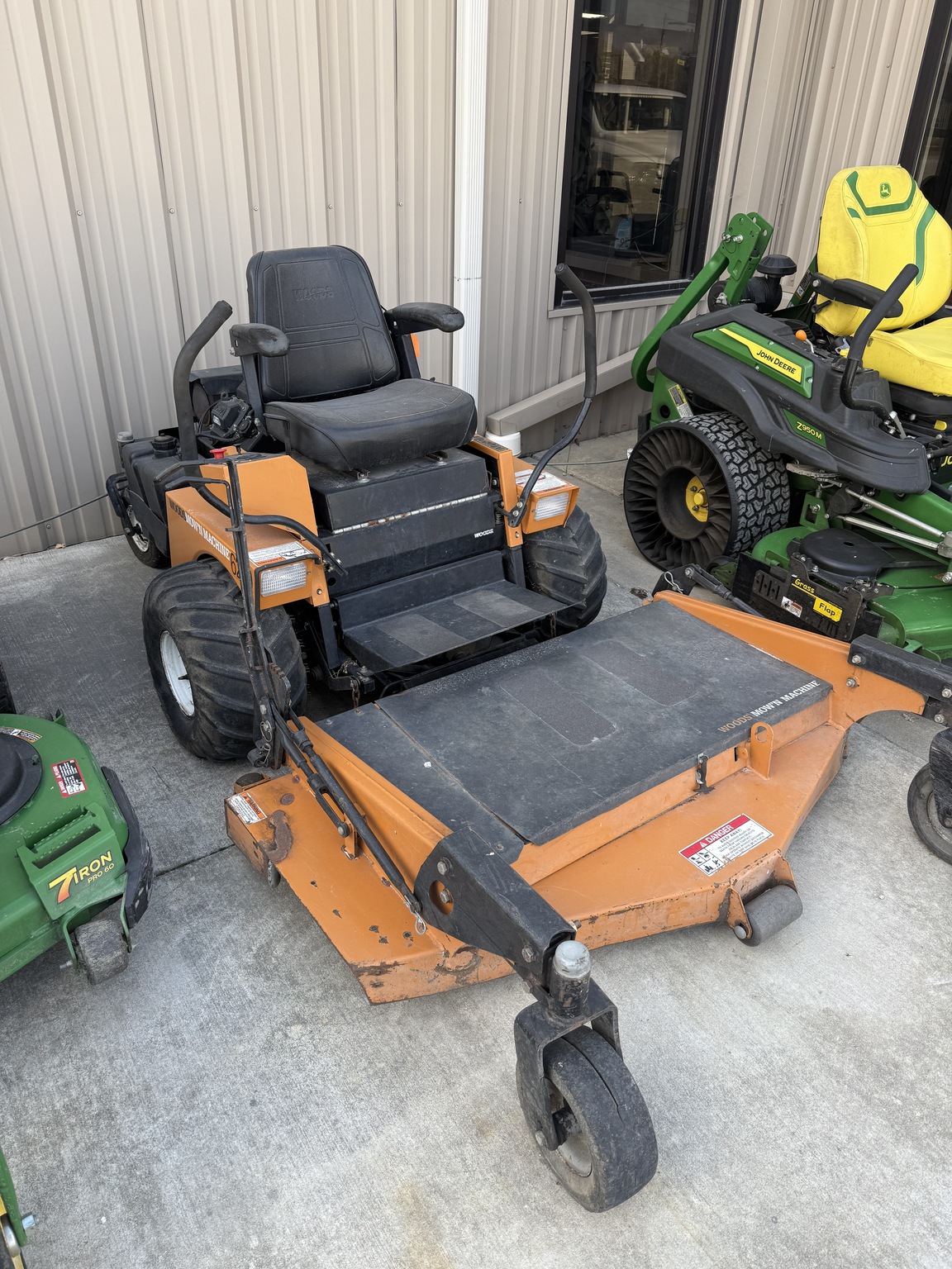 1997 Woods 6200 Image 2