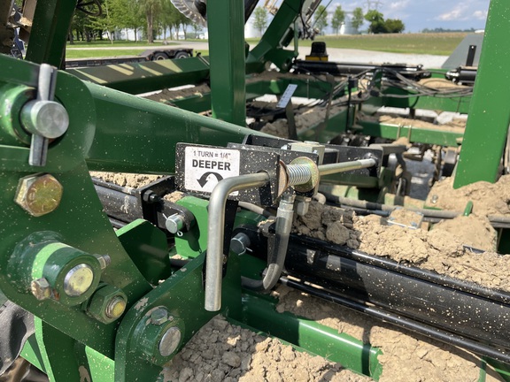 Used 2024 McFarlane IC-5127-DRBH Vertical Tillage at Koenig Equipment in Greensburg, IN - Photo7