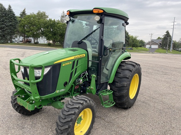  John Deere 4066R