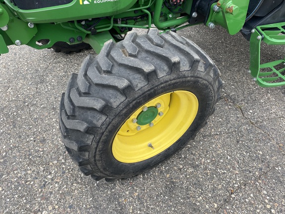 2019 John Deere 4066R - Photo5