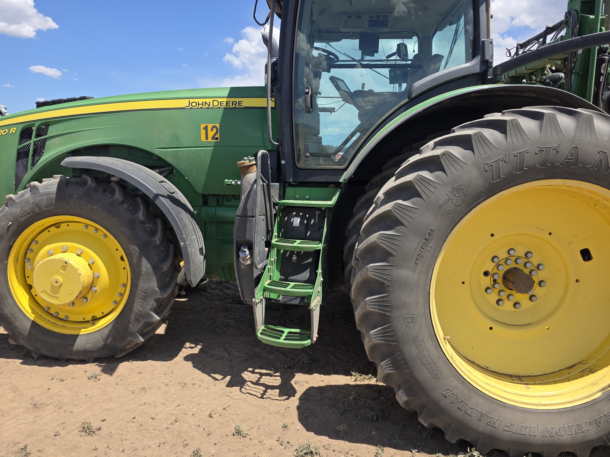 2015 John Deere 8320R Image 2