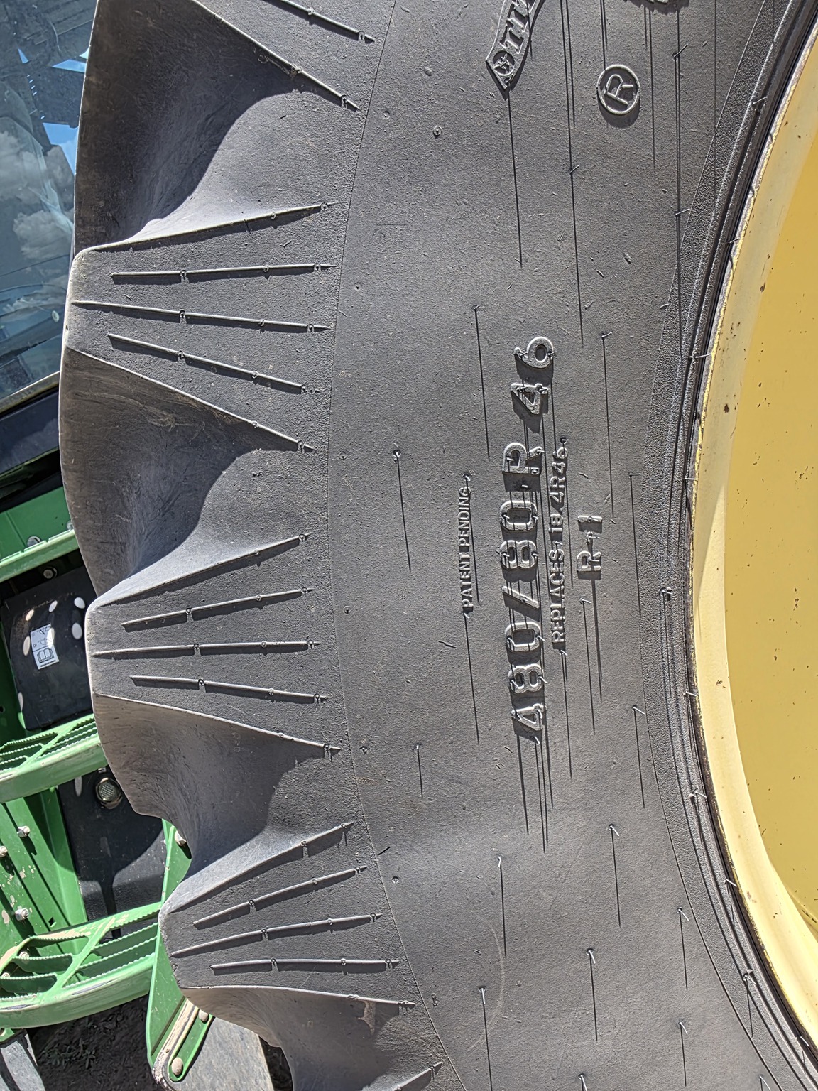 2015 John Deere 8320R Image 20