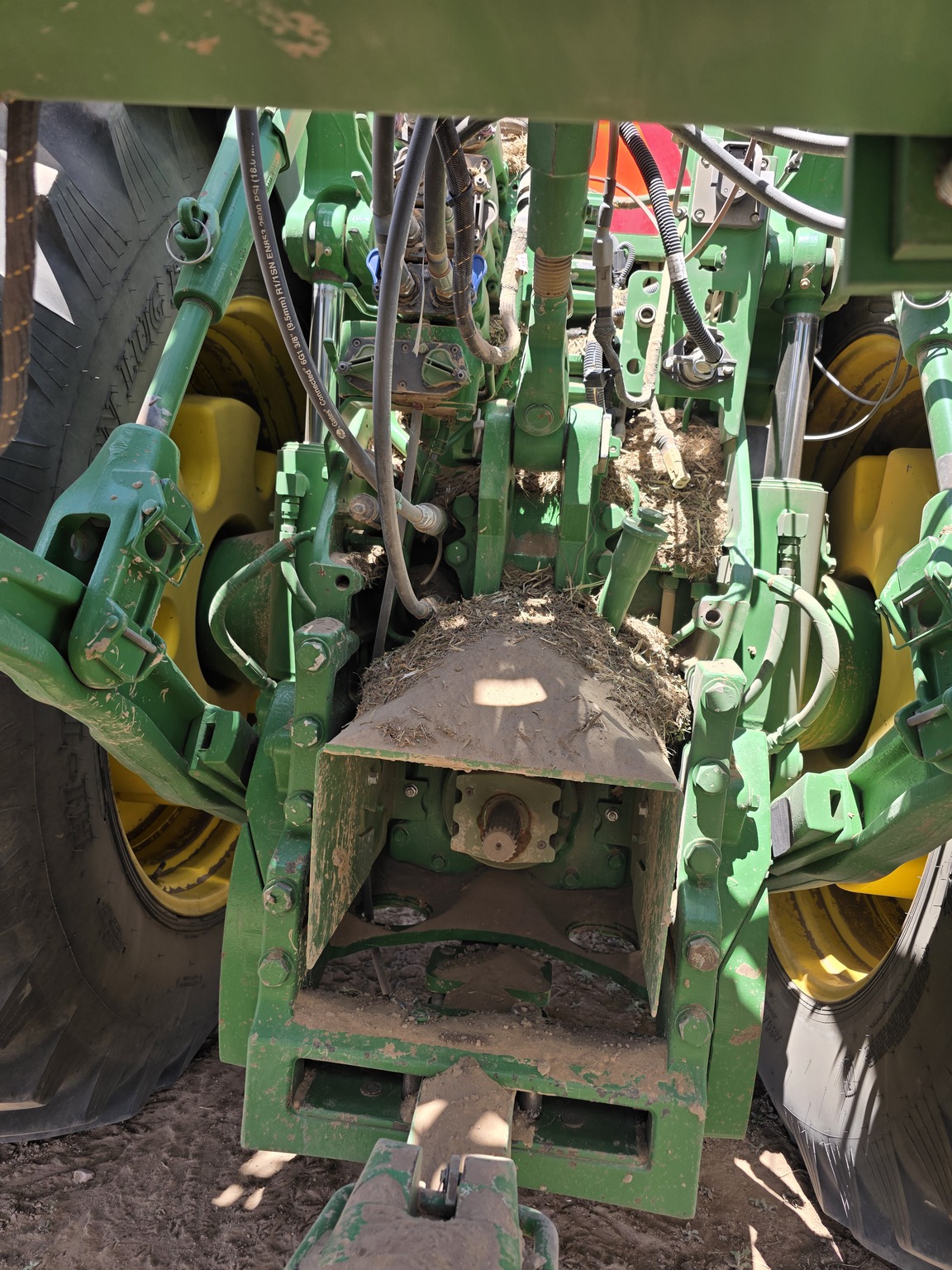 2015 John Deere 8320R Image 9