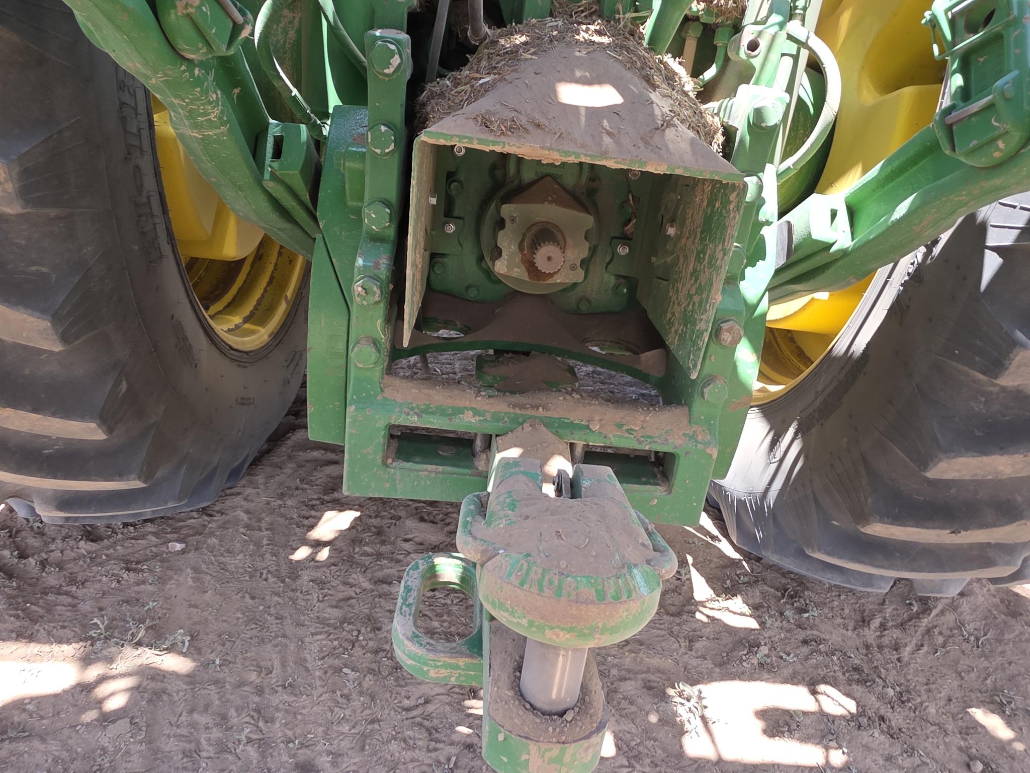 2015 John Deere 8320R Image 8