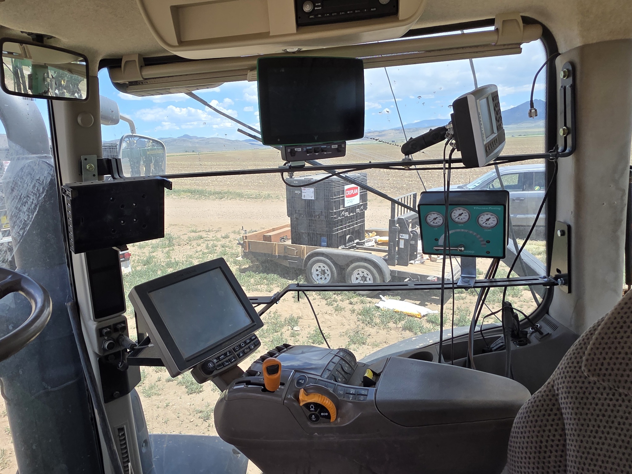 2015 John Deere 8320R Image 6