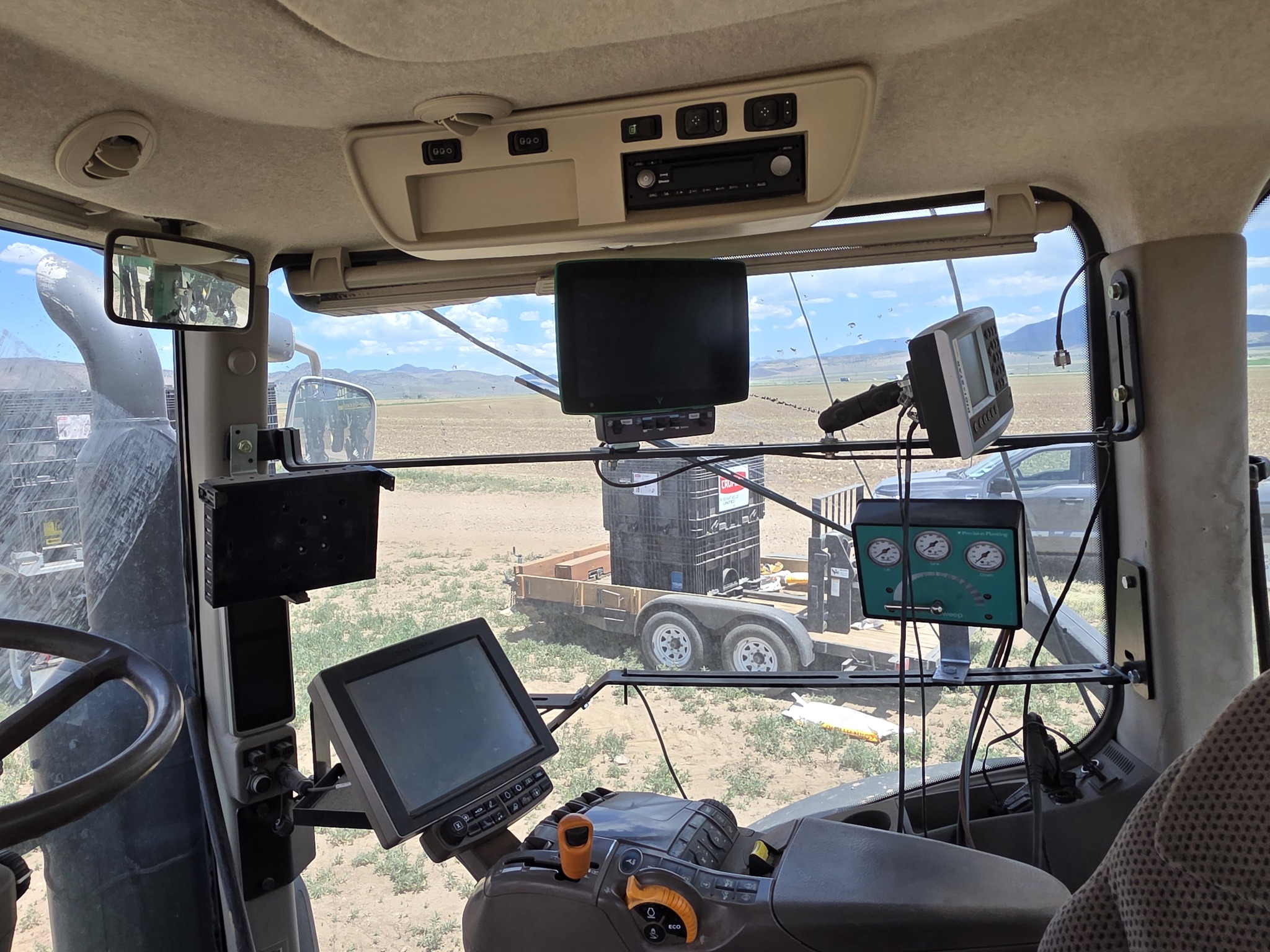 2015 John Deere 8320R Image 7