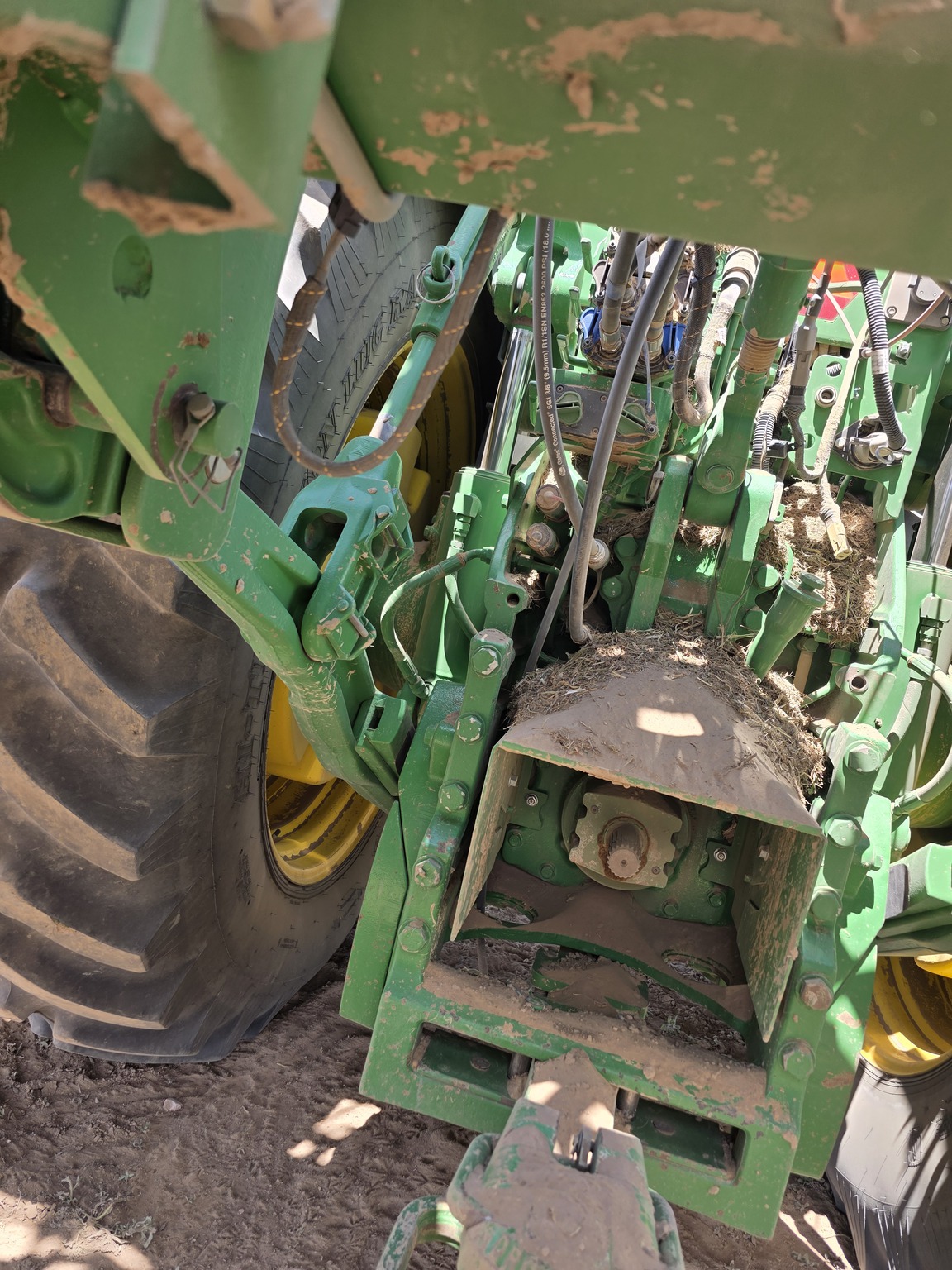 2015 John Deere 8320R Image 11