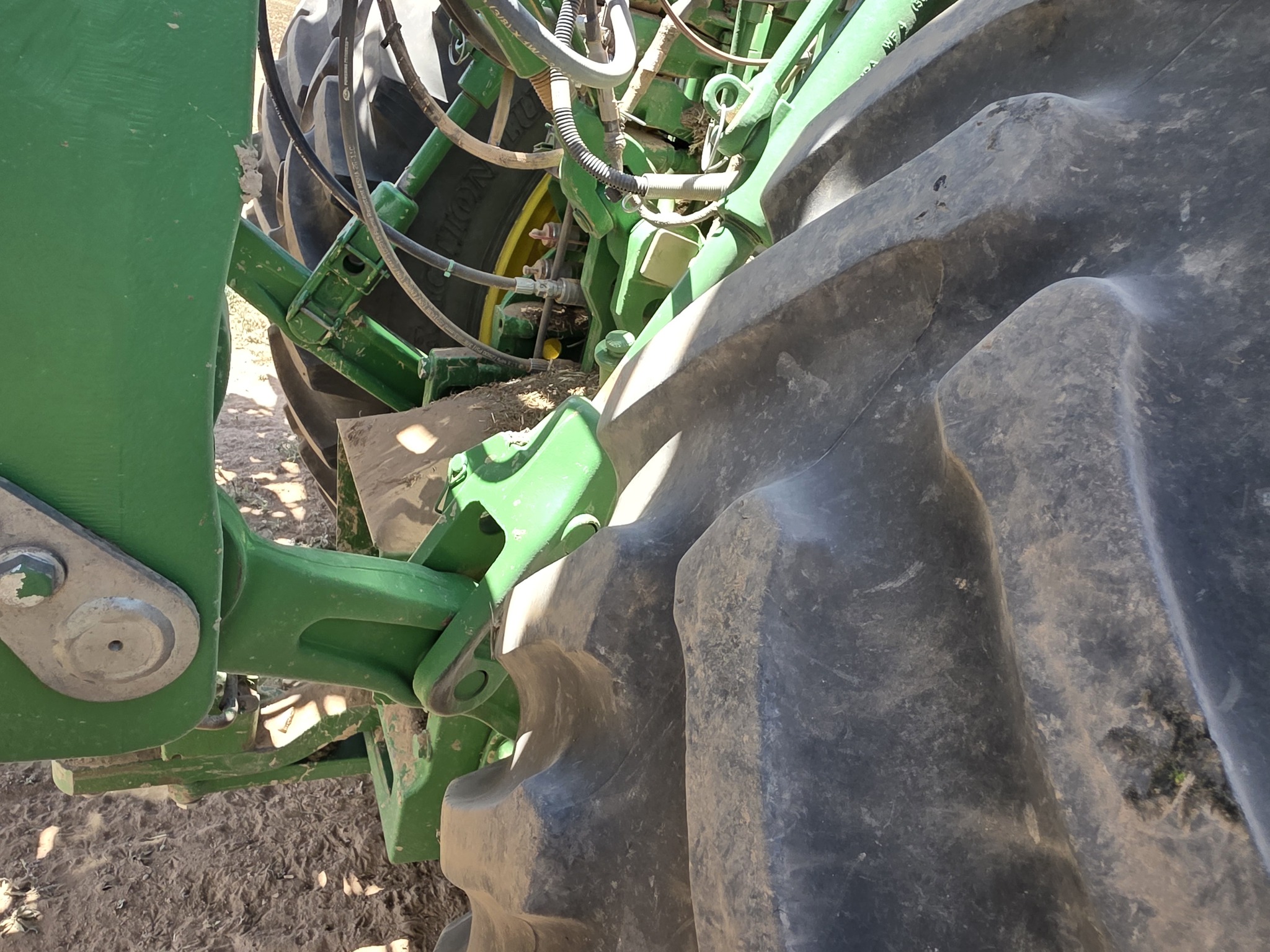 2015 John Deere 8320R Image 13