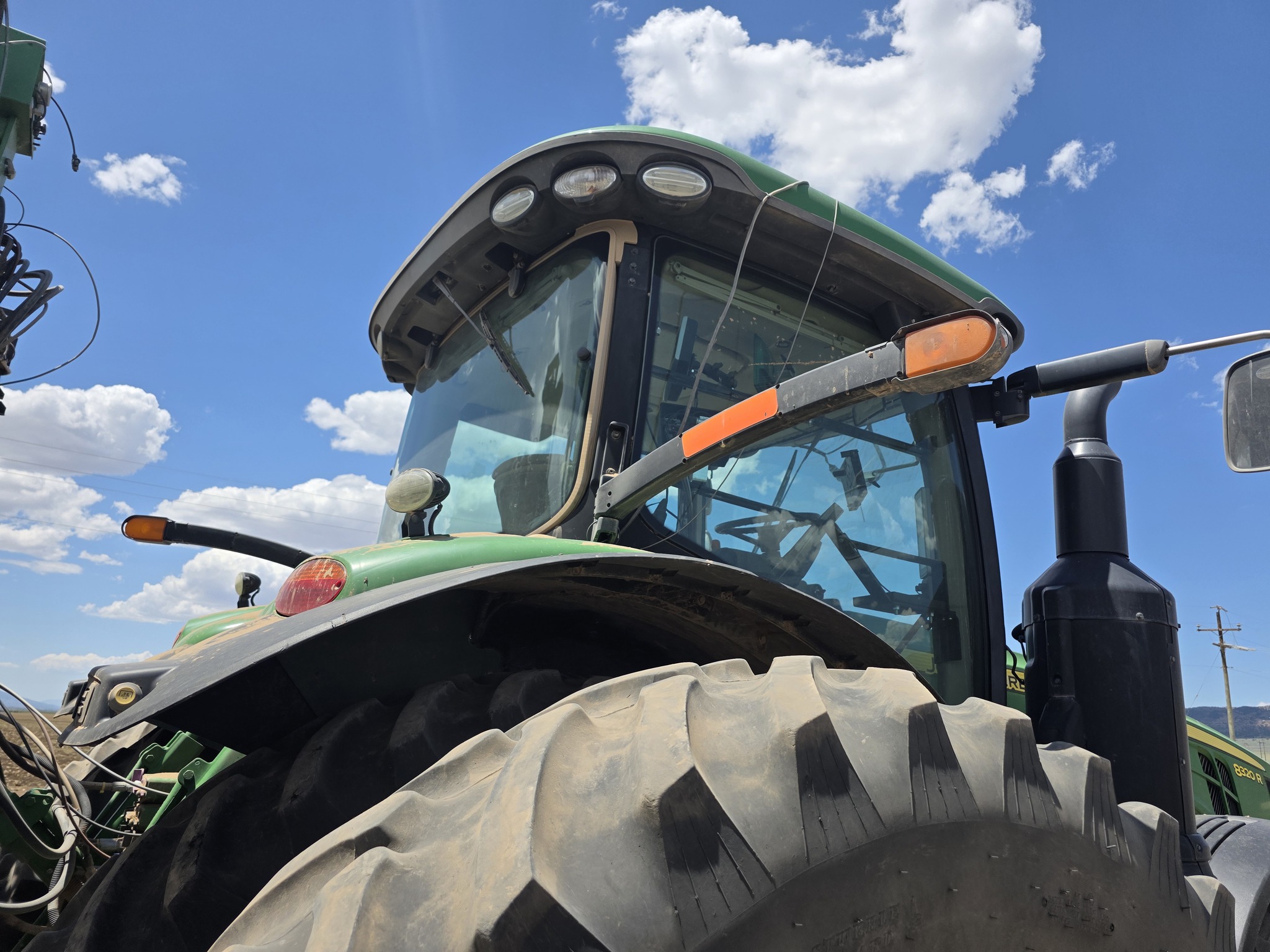 2015 John Deere 8320R Image 15