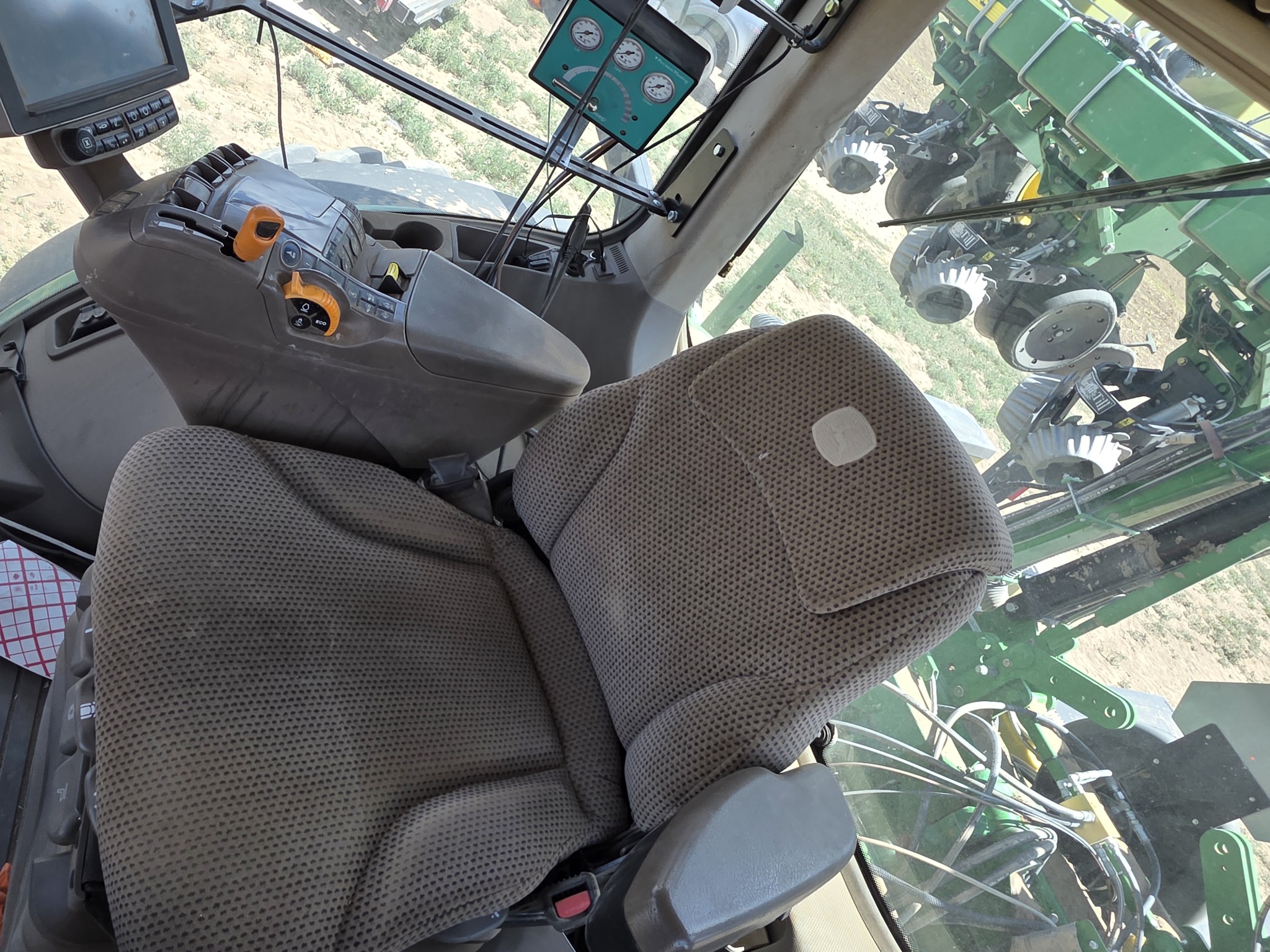 2015 John Deere 8320R Image 5