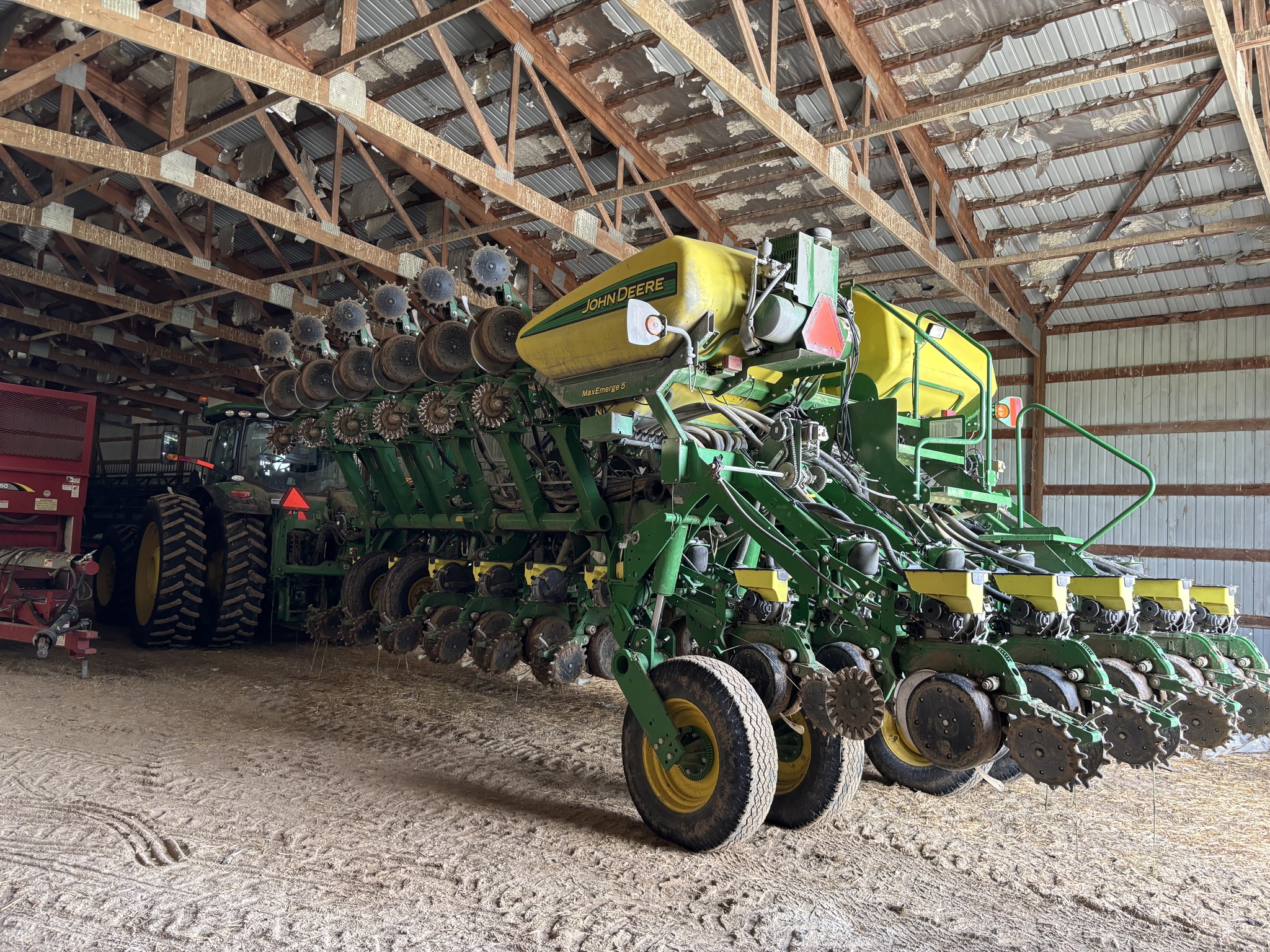 Used 2017 John Deere 1795 Planters: Drawn at Koenig Equipment in Anna, OH - PhotoXL0