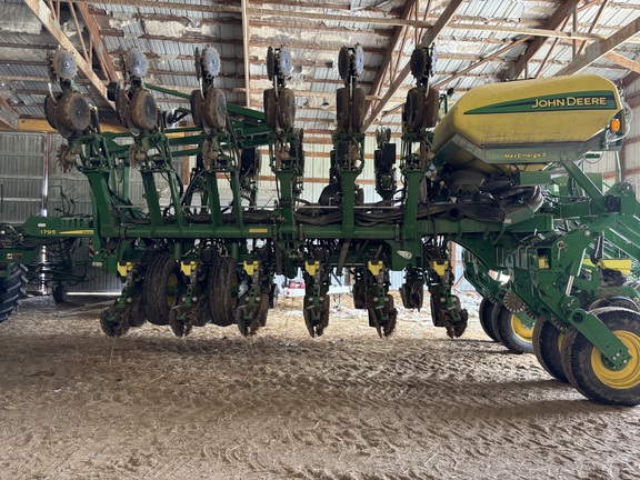 Used 2017 John Deere 1795 Planters: Drawn at Koenig Equipment in Anna, OH - Photo1