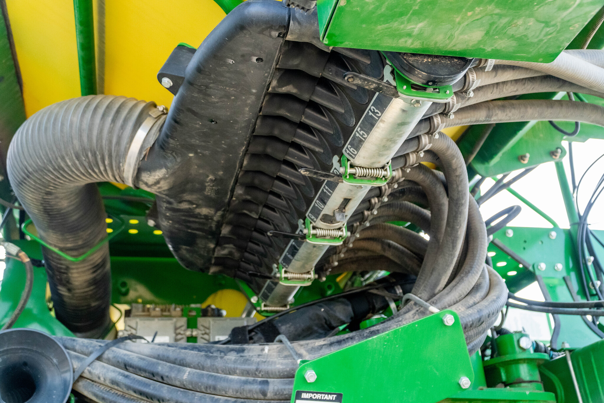 Used 2017 John Deere 1795 Planters: Drawn at Koenig Equipment in Anna, OH - PhotoXL21