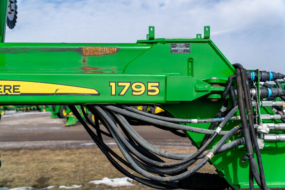 Used 2017 John Deere 1795 Planters: Drawn at Koenig Equipment in Anna, OH - Photo7