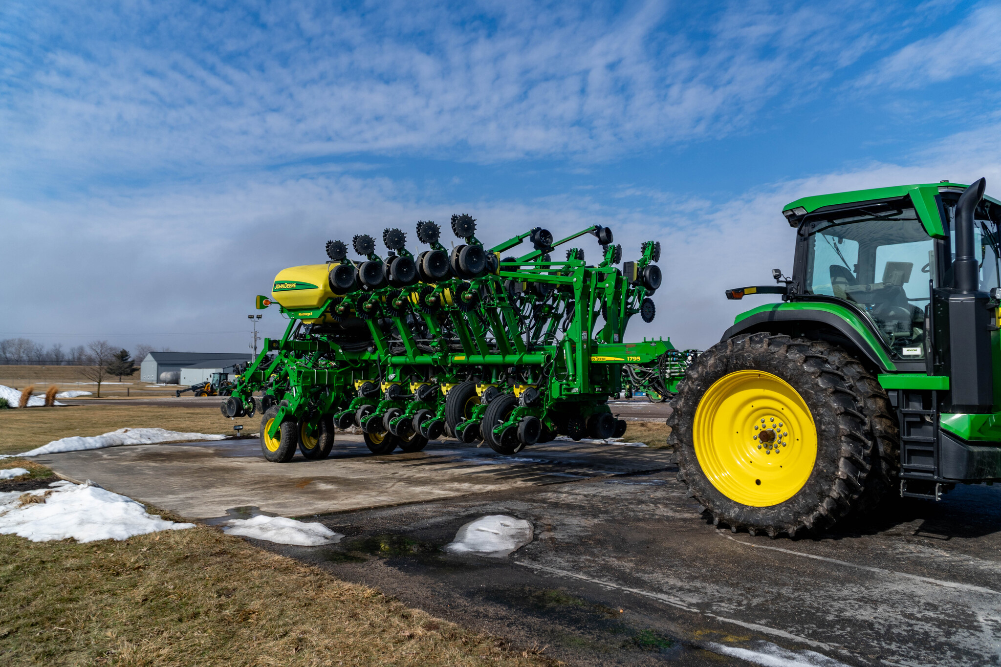 Used 2017 John Deere 1795 Planters: Drawn at Koenig Equipment in Anna, OH - PhotoXL2