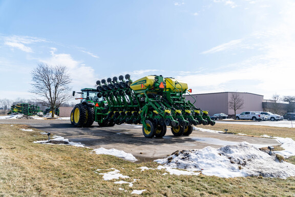 Used 2017 John Deere 1795 Planters: Drawn at Koenig Equipment in Anna, OH - Photo5