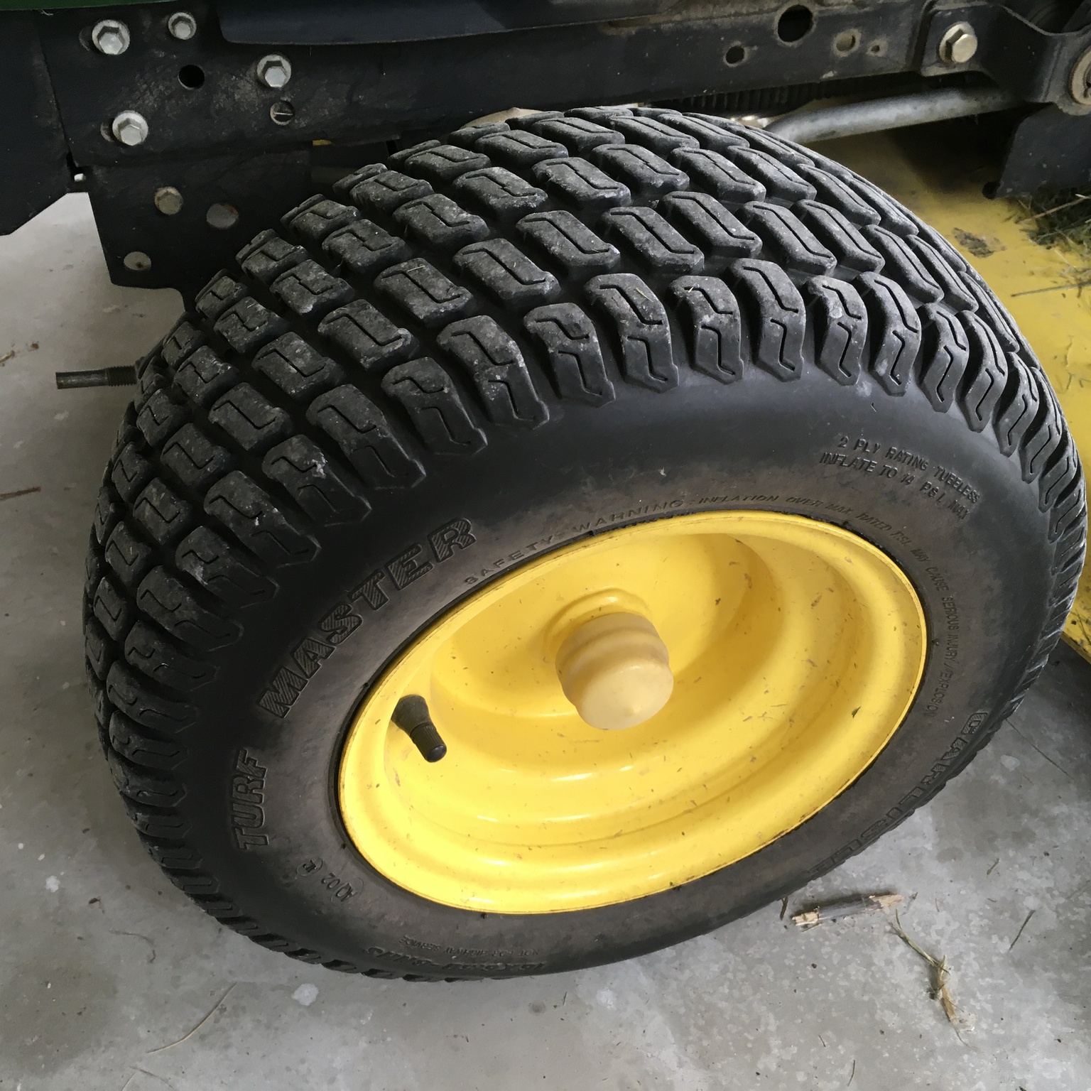 2012 John Deere X500 Image 9