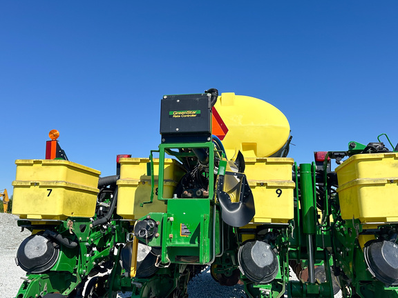 2017 John-Deere 1775NT