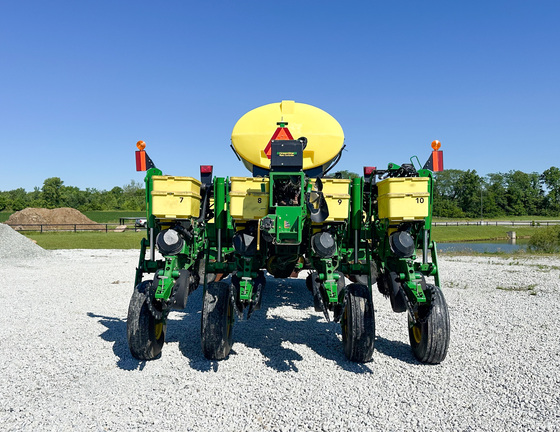 2017 John-Deere 1775NT