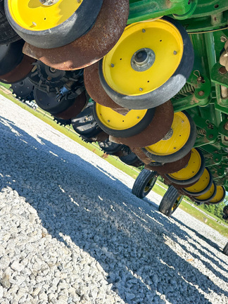 2017 John-Deere 1775NT