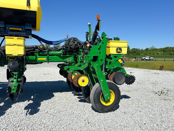 2017 John-Deere 1775NT