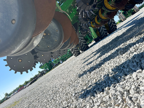 2017 John-Deere 1775NT